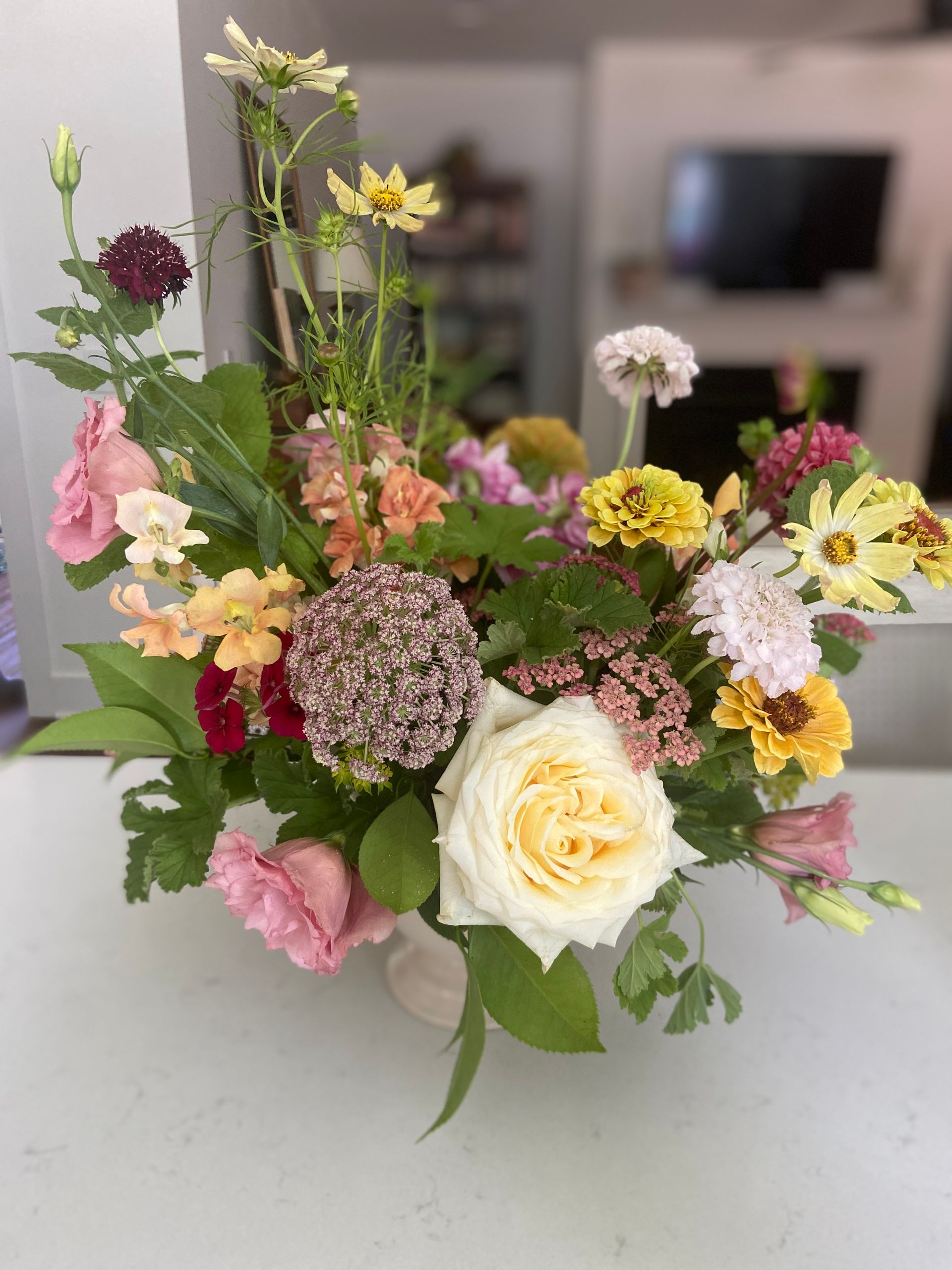 Bi-weekly bouquet arrangement